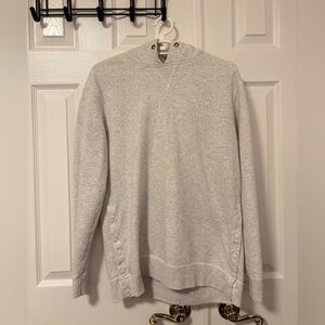 Abercrombie & Fitch Light Gray Crewneck Sweater